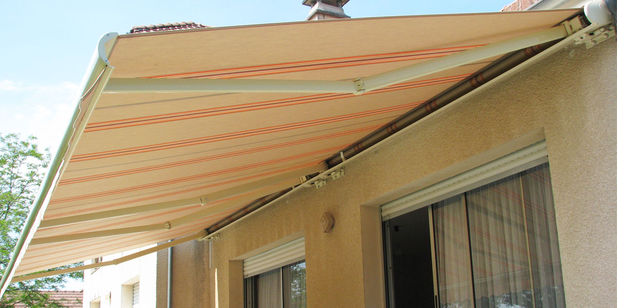 Barnoncel Stores, Fermetures et Menuiseries | Store Coffre ouvert, Stores extérieurs, fourniture et pose de stores, motorisations stores coffres, motorisations stores blocs, réparation stores extérieurs  | Pau (64)