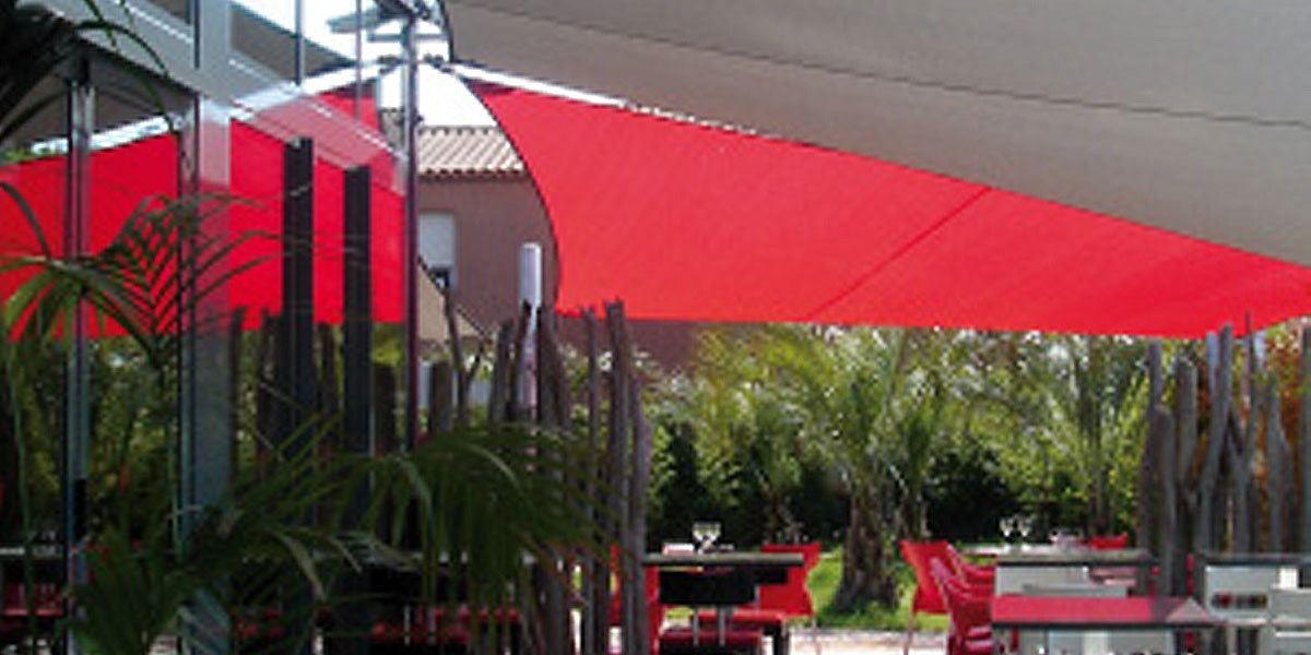 Barnoncel Stores et Fermetures | Voiles d'ombrage, toiles d'ombrage, vente et installation de voiles et toiles d'ombrage, pose de voile d'ombrage, pose de toile d'ombrage, terrasse ombragée | Pau (64)