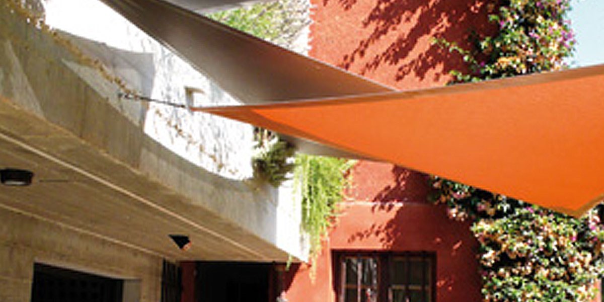 Barnoncel Stores et Fermetures | Pose de voiles d'ombrage, pose de toiles d'ombrage, terrasse ombragée, toile d'ombrage sur mesure, voile d'ombrage sur mesure | Pau (64)