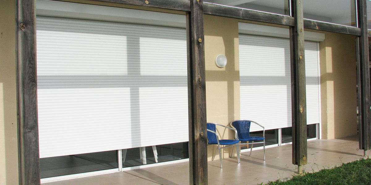 Barnoncel Stores et Fermetures | Menuiseries PVC et Alu, stores et volets roulants, Motorisation Volet, Rideau Roulant, Volets battants, portes de garage, motorisation porte de garage | Pau (64)